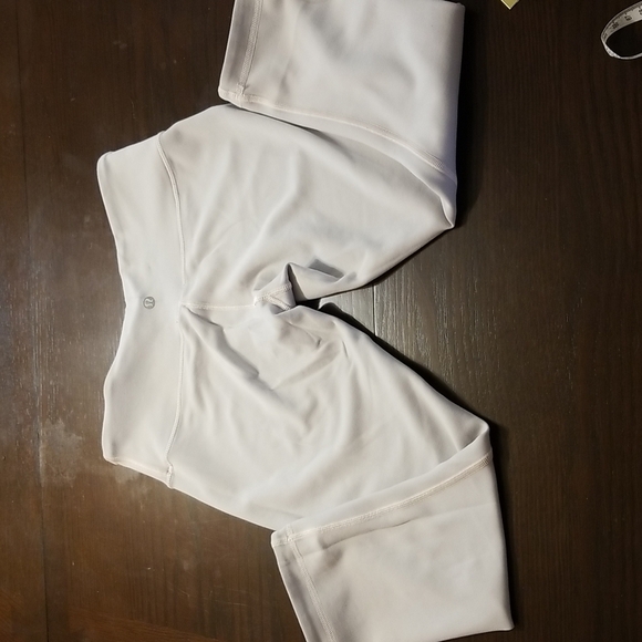 Lululemon reversible capri Leggings - Picture 5 of 6